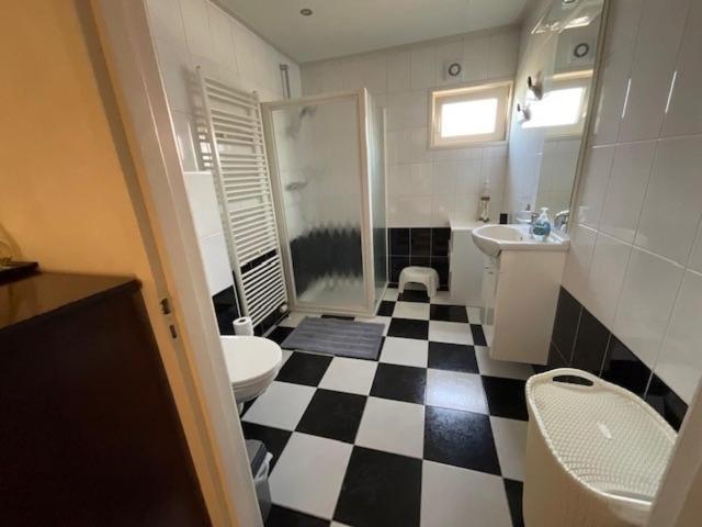 Buutengeweun, Met Luxe Jacuzzi En Tonsauna Chalet *