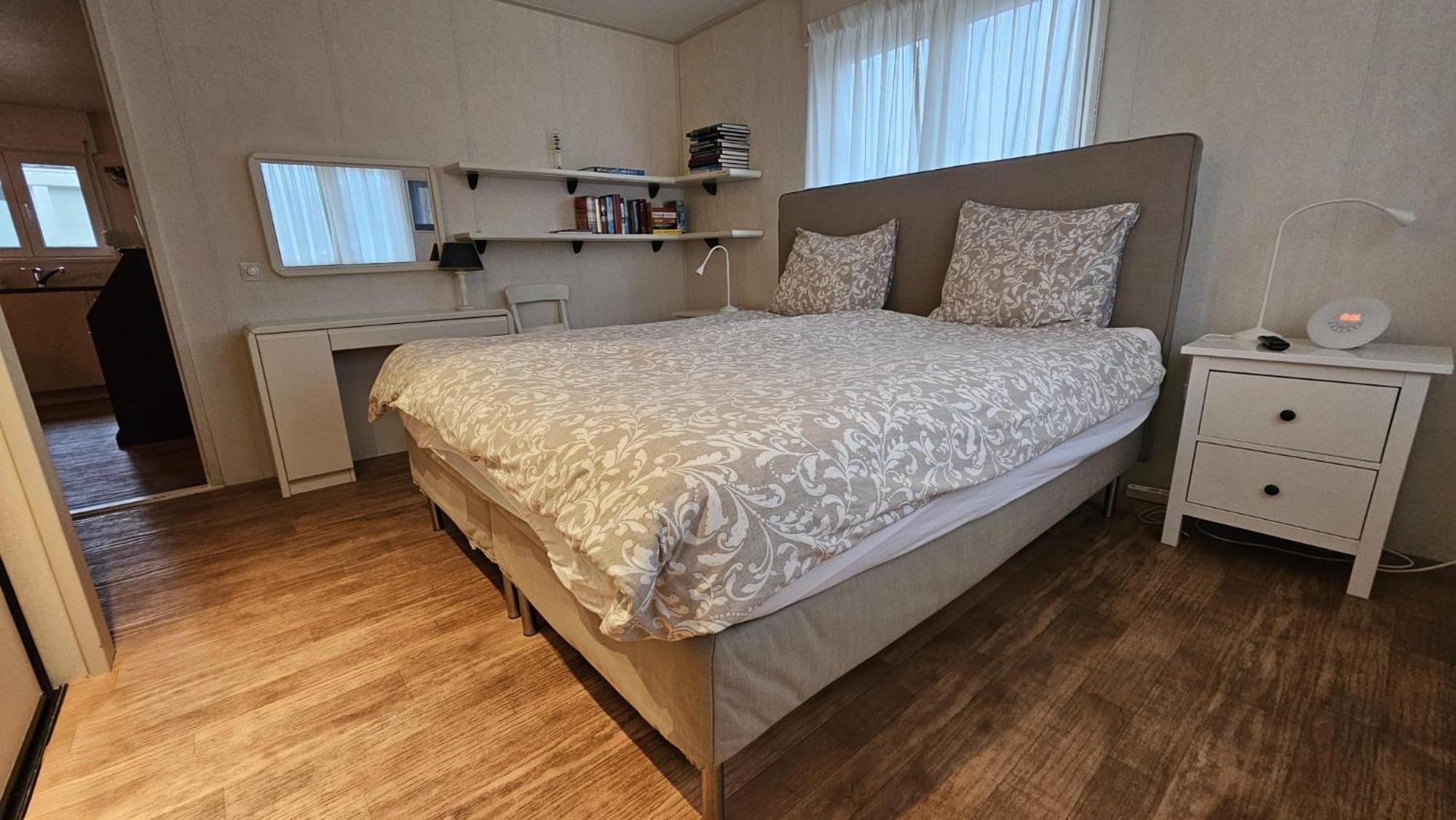 Chalet Buutengeweun, Met Luxe Jacuzzi En Tonsauna Sint Annaland